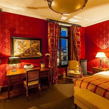 Grand Les Trois Rois Hotel 5*
