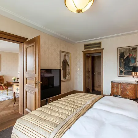 Grand Les Trois Rois 5* Basel