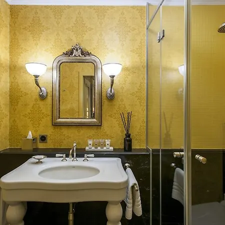 Szálloda Grand Les Trois Rois Bázel