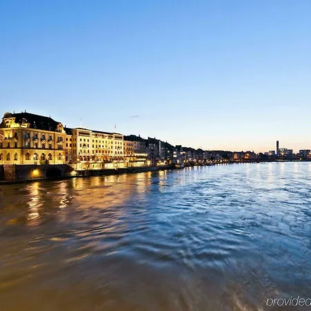 Grand Les Trois Rois Szálloda 5*
