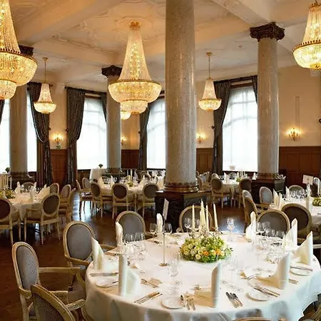 Szálloda Grand Les Trois Rois 5*