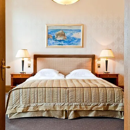 Grand Les Trois Rois 5*